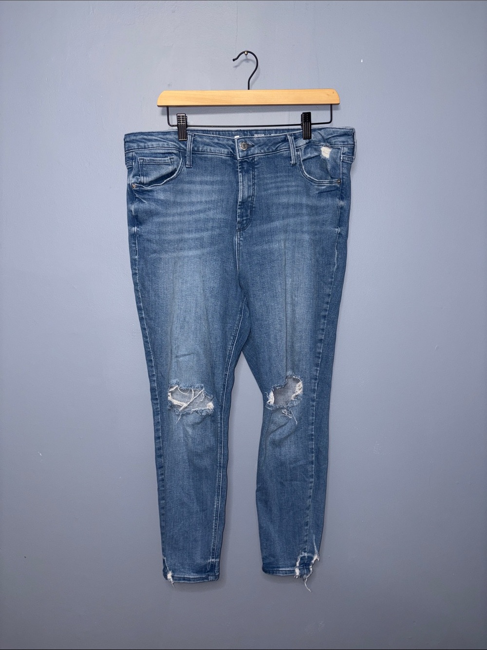 Old Navy • Distressed Jeans